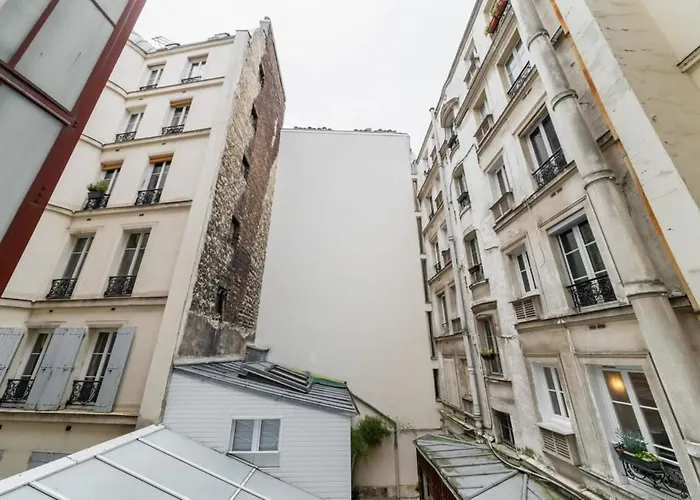 Sacre Coeur Metro Anvers - 9 -2p *